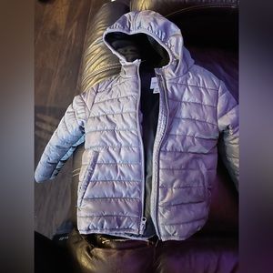 boys 4T puffer jacket good for this time of the year. looks brand new